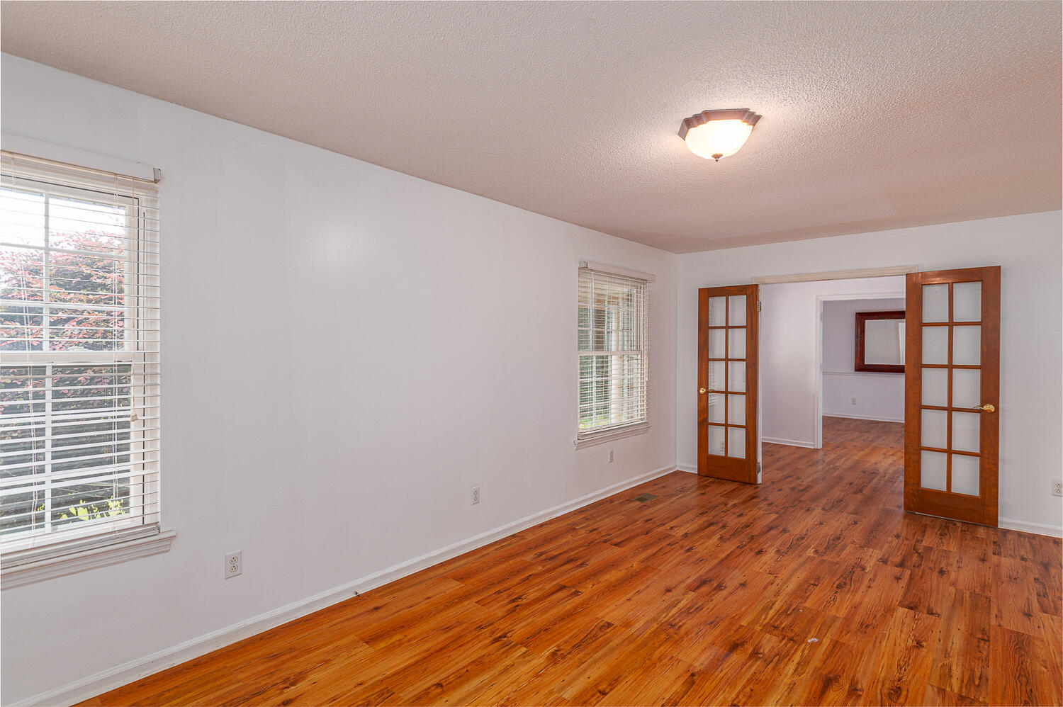 9422 Fuller Road Chattanooga, TN 37421 - Photo 5 of 23 Living Room