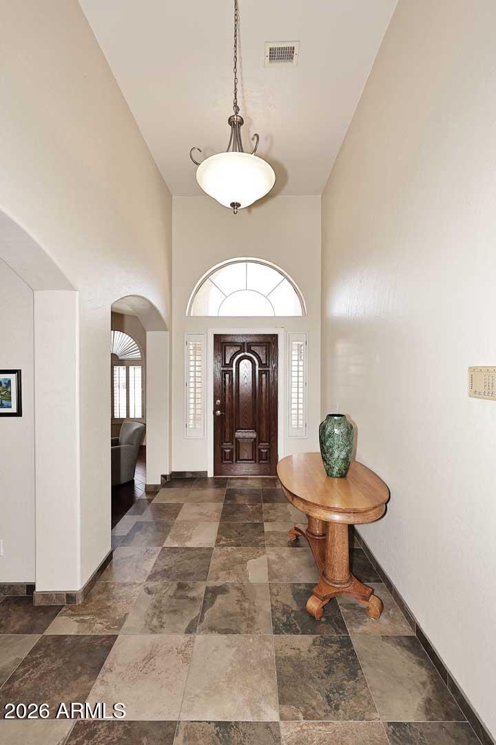 1069 North Poinciana Road Gilbert, AZ 85234 - Photo 11 of 62 Foyer