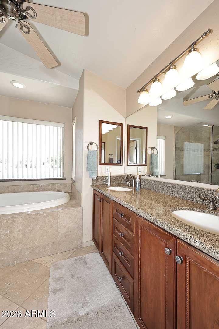 1069 North Poinciana Road Gilbert, AZ 85234 - Photo 41 of 62 Primary Bath2