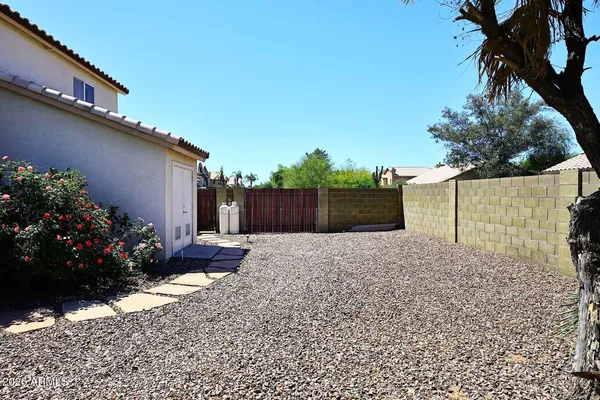 $949,900 | 1069 North Poinciana Road, Gilbert, AZ 85234