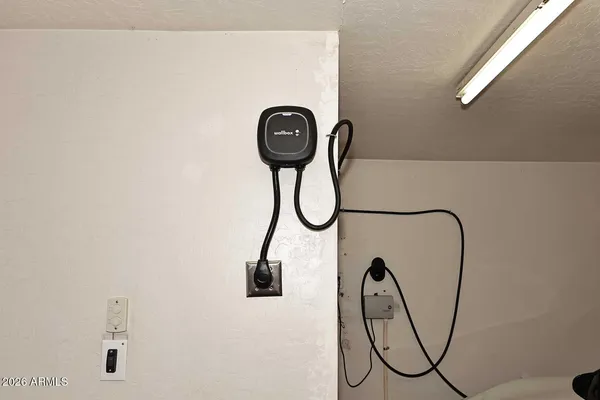 $949,900 | 1069 North Poinciana Road, Gilbert, AZ 85234