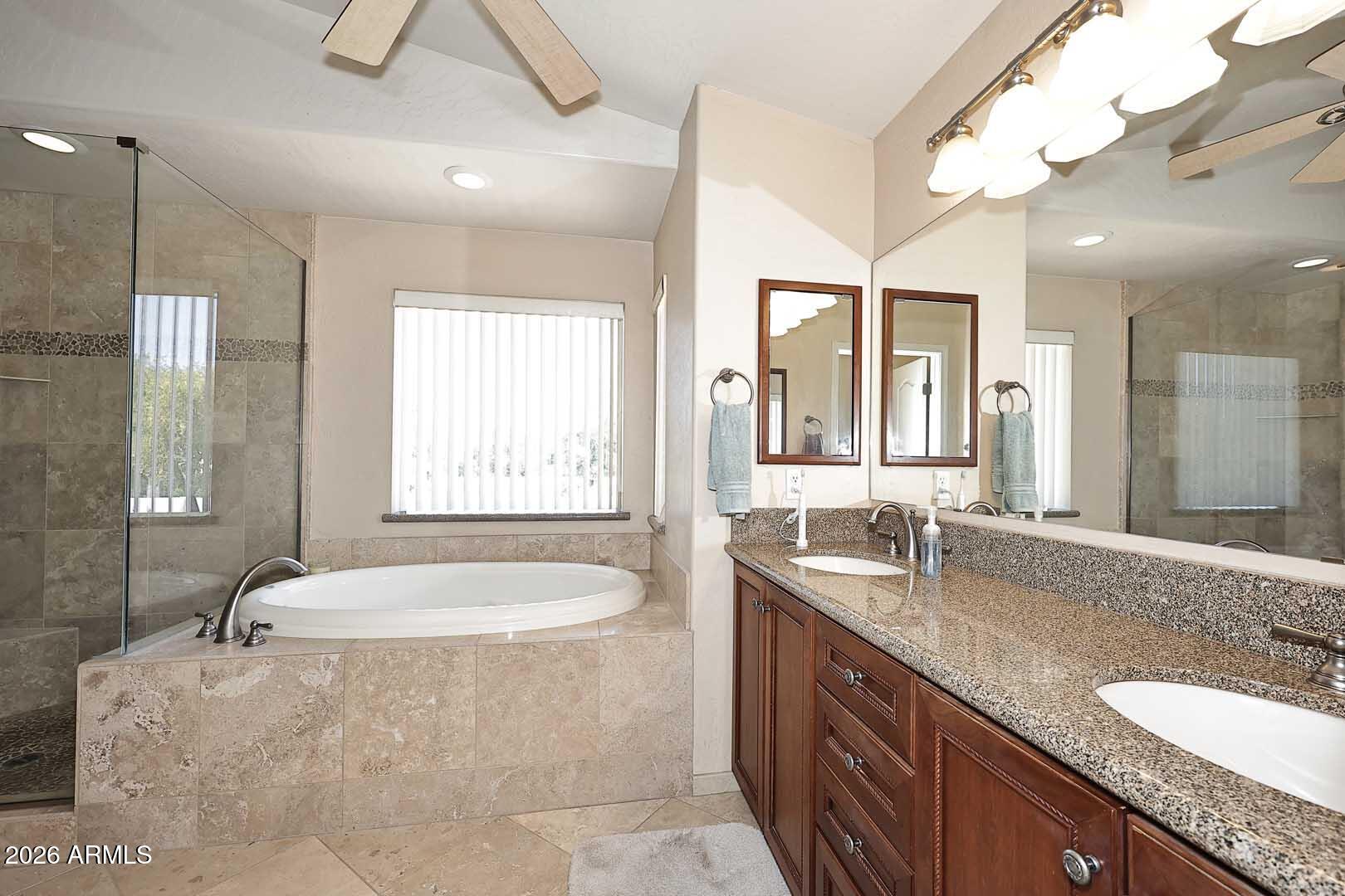1069 North Poinciana Road Gilbert, AZ 85234 - Photo 6 of 62 Primary Bath