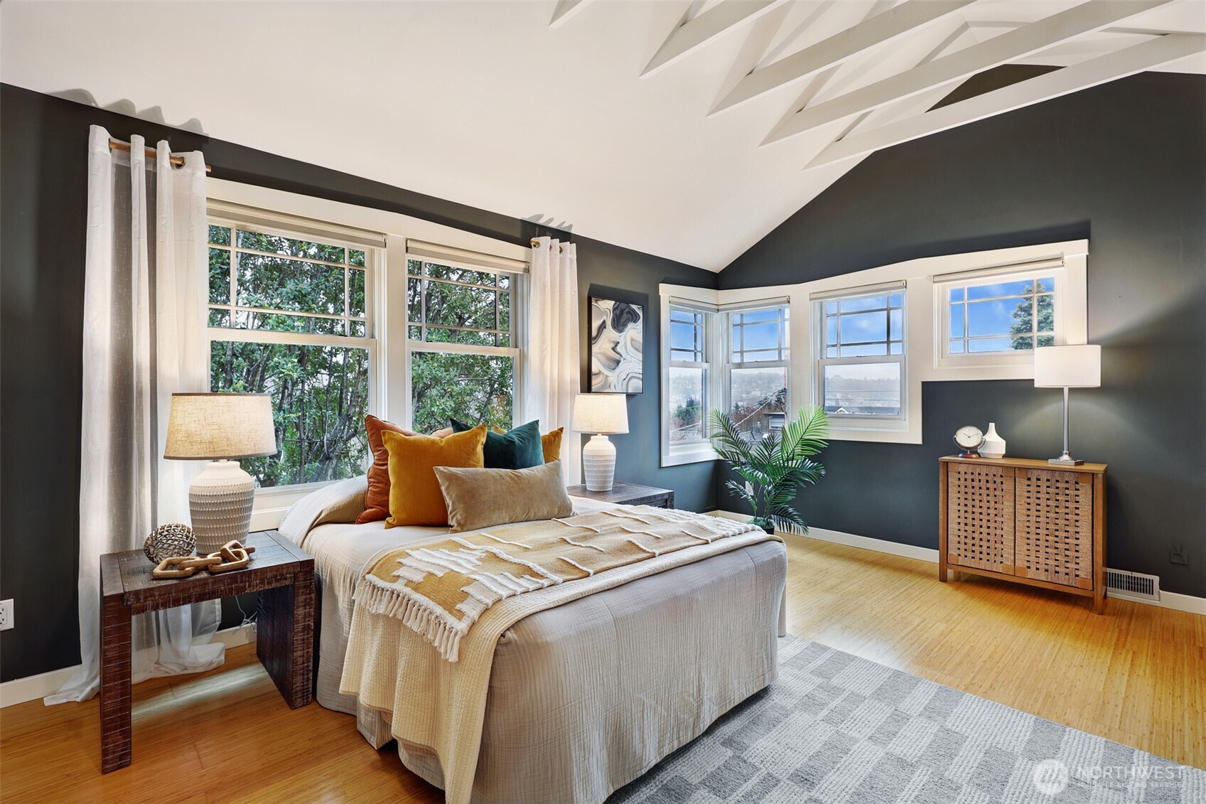 1910 North 38th Street Seattle, WA 98103 - Photo 11 of 29