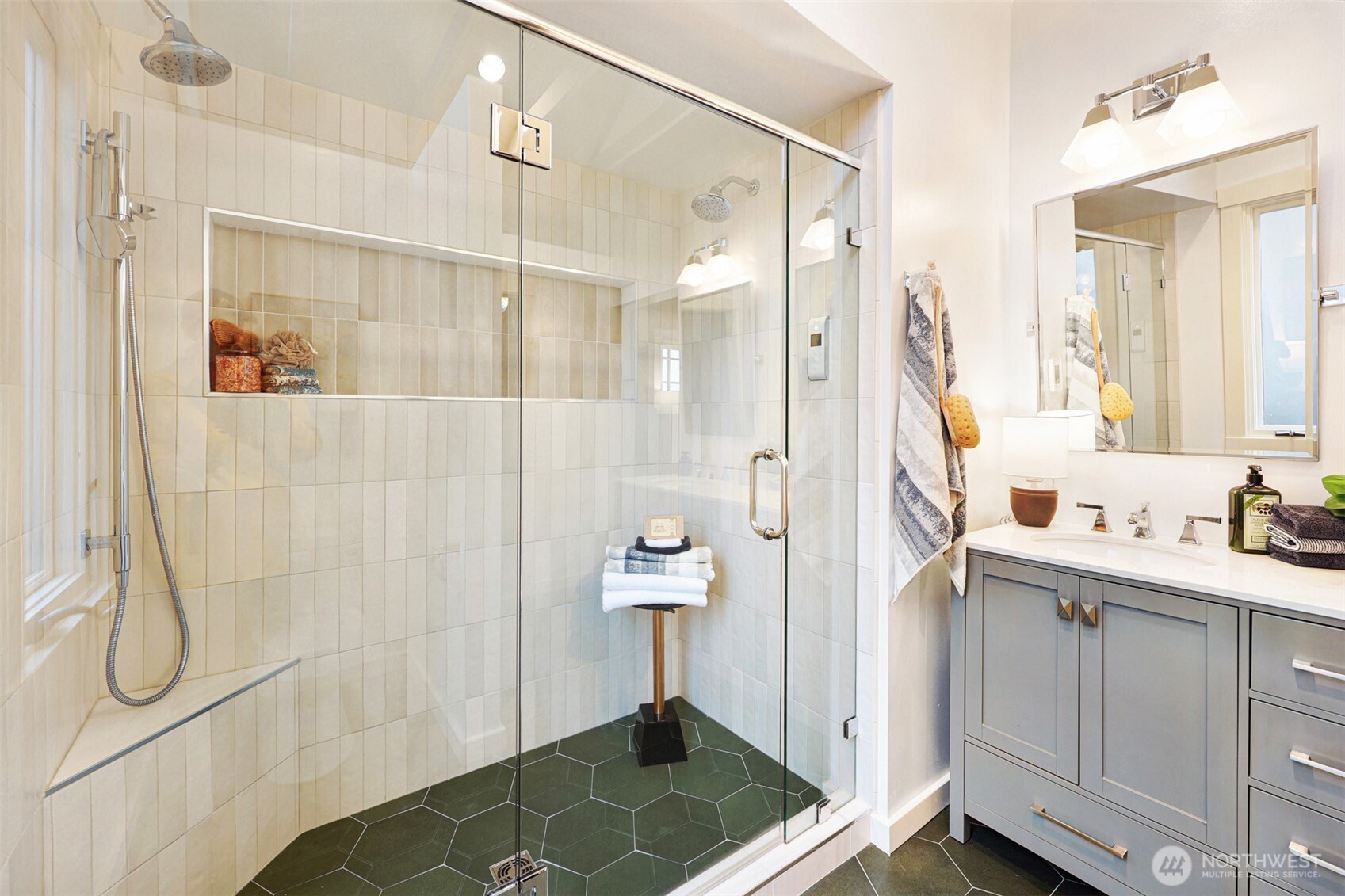 1910 North 38th Street Seattle, WA 98103 - Photo 14 of 29