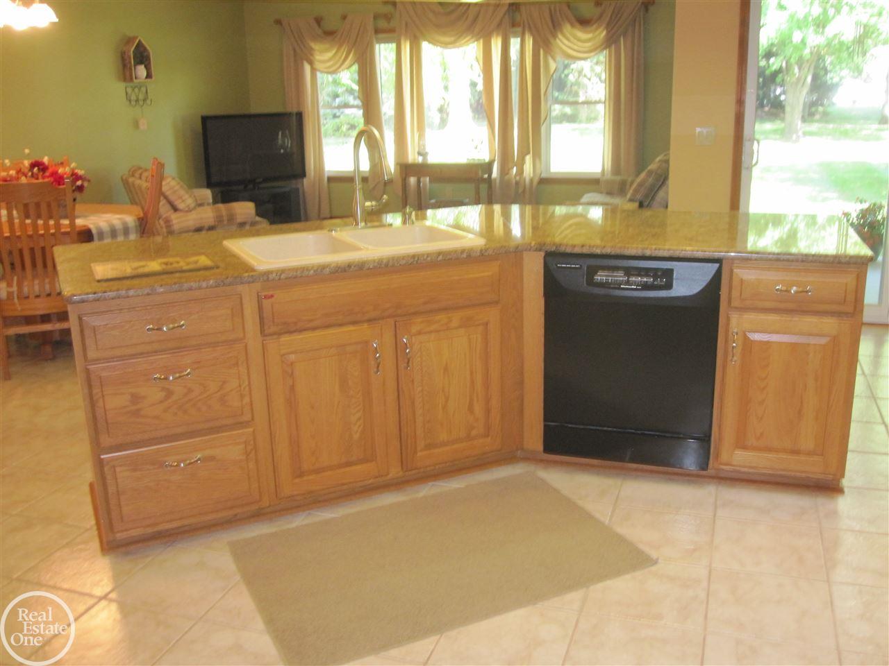 51172 Baker Road New Baltimore, MI 48047 - Photo 14 of 53 50019716-13.JPG