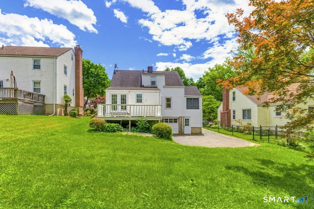 98 Woodmere Road West Hartford, CT 06119 - Photo 9 of 40