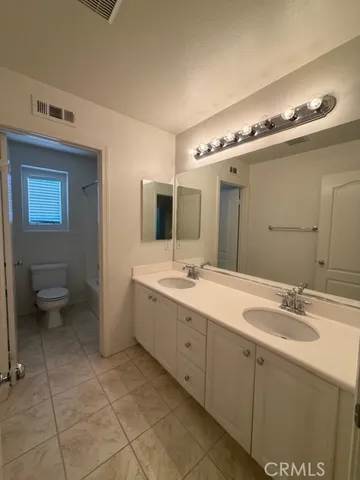 an empty room with a empty space and window