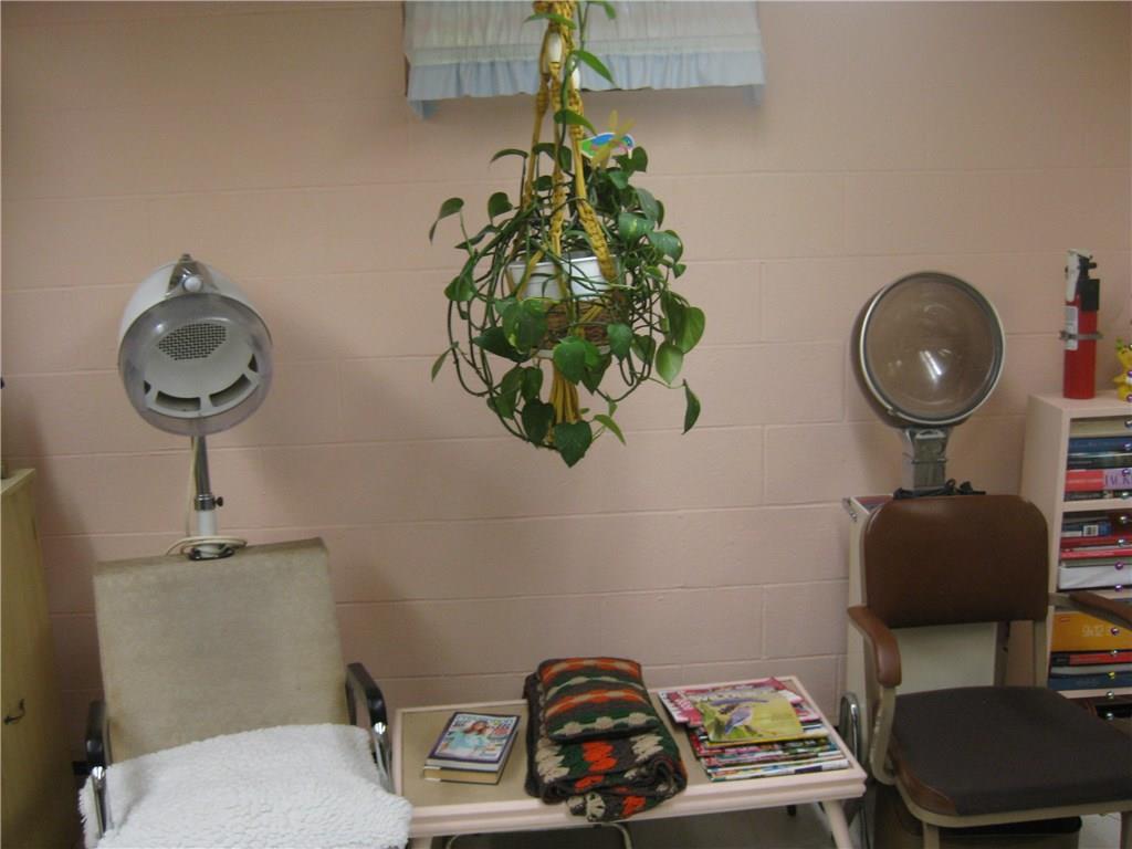 1068 Leesburg Station Road Volant, PA 16156 - Photo 20 of 25 Beauty shop