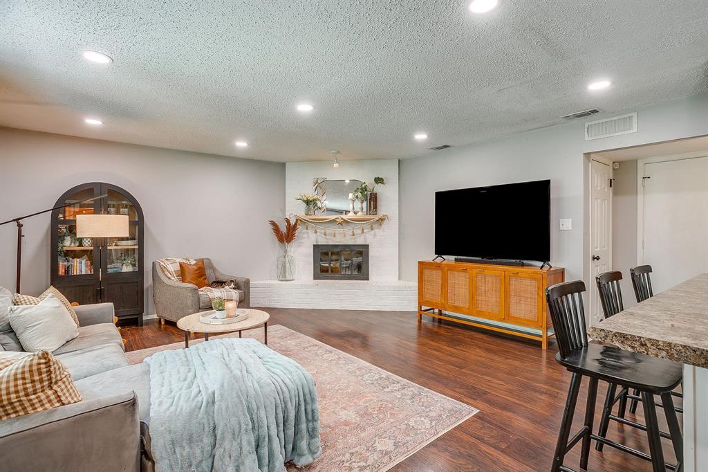 712 Poe Street Azle, TX 76020 - Photo 8 of 33
