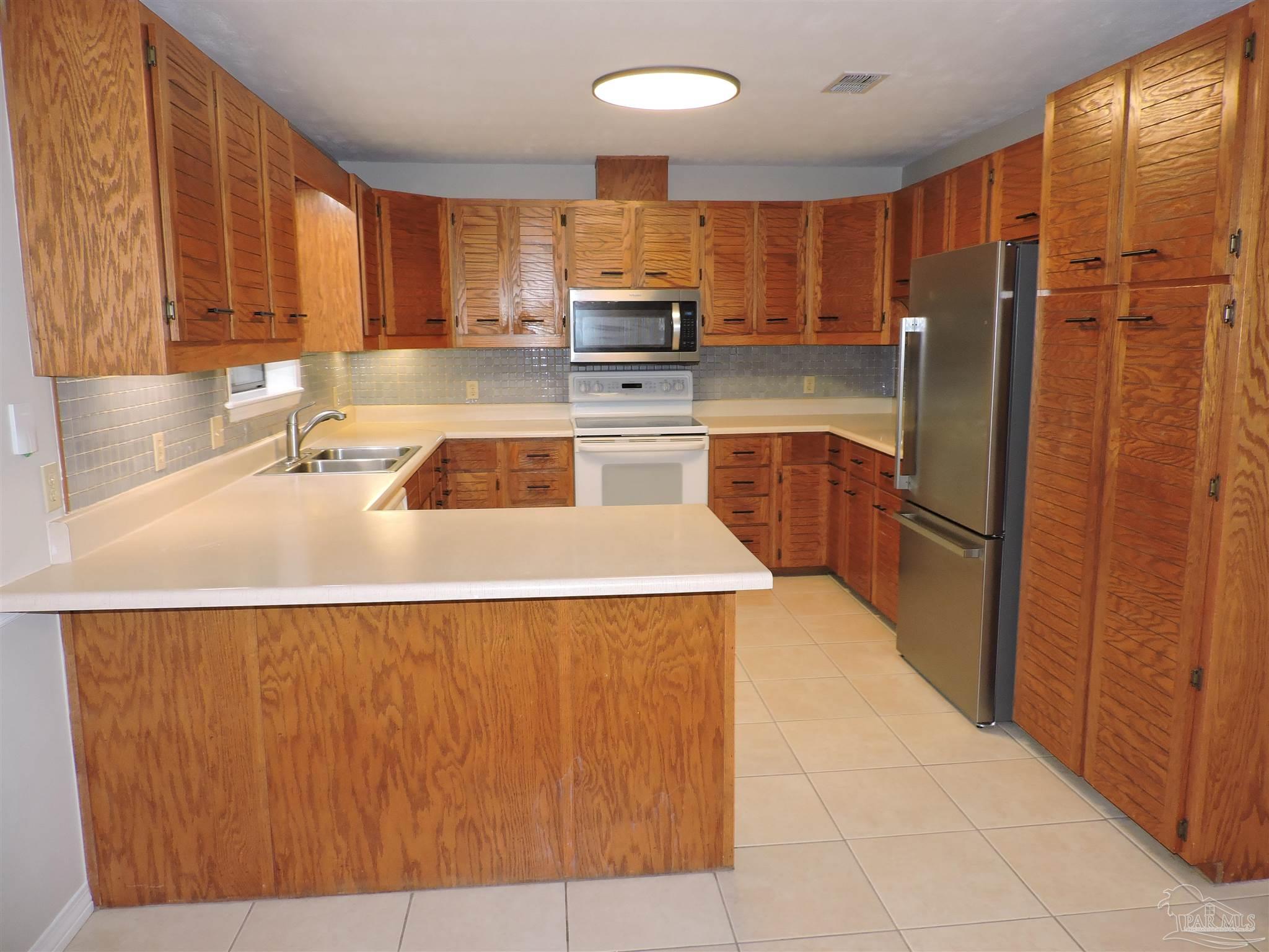 5261 Rowe Trail Pace, FL 32571 - Photo 10 of 32 Gallery Image 10
