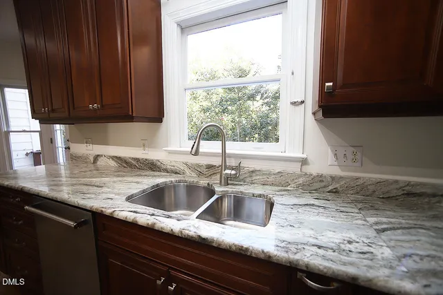 $559,900 | 725 Little Leaf Court, Holly Springs, NC 27540