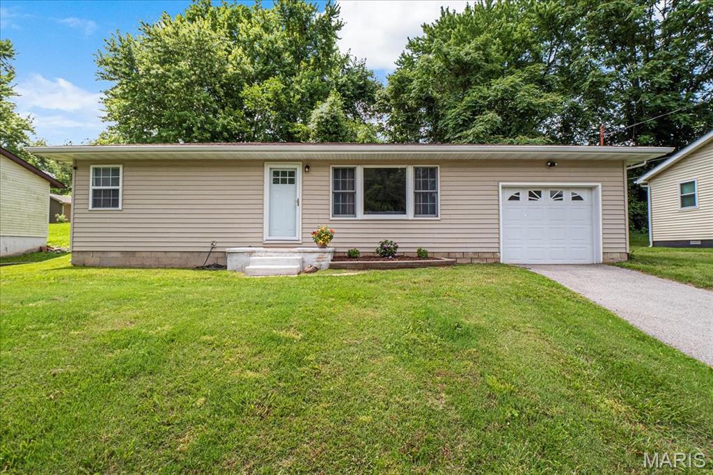 902 Caseyville Road Collinsville, IL 62234 - Photo 1 of 23 Gallery Image 1