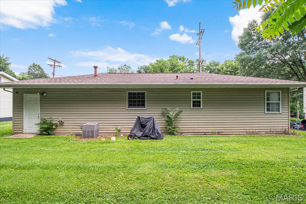 902 Caseyville Road Collinsville, IL 62234 - Photo 16 of 23 Gallery Image 16