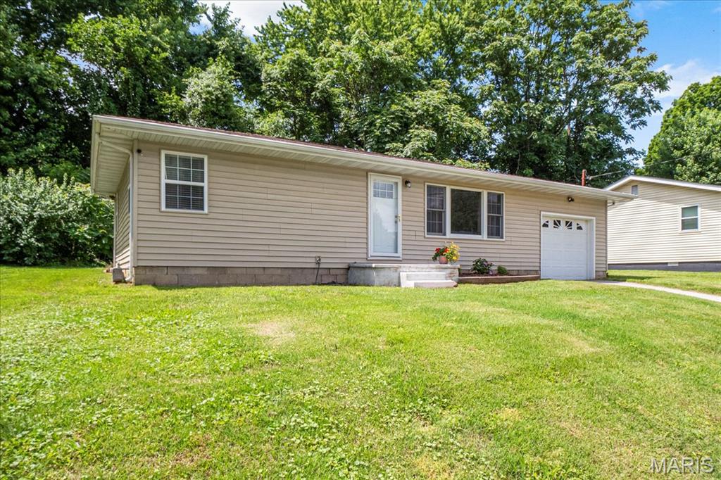 902 Caseyville Road Collinsville, IL 62234 - Photo 2 of 23 Gallery Image 2
