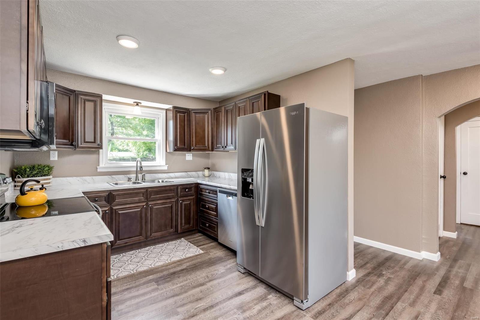9710 Holy Cross Road Fairview Heights, IL 62208 - Photo 13 of 25 Gallery Image 13