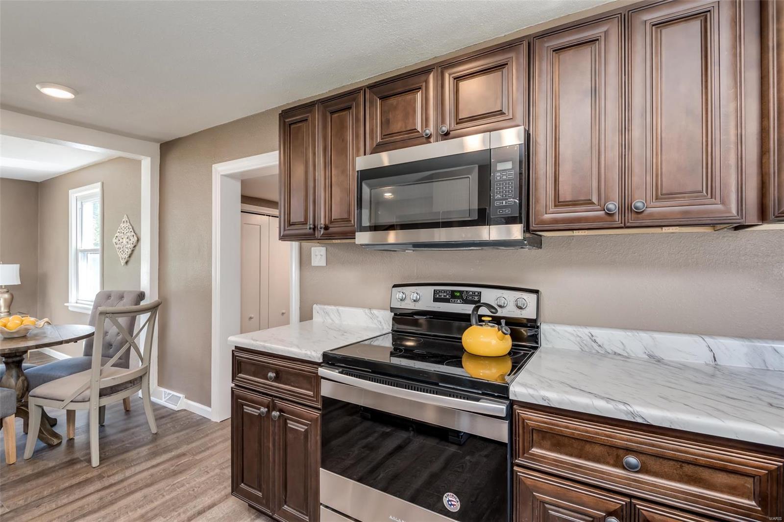 9710 Holy Cross Road Fairview Heights, IL 62208 - Photo 14 of 25 Gallery Image 14