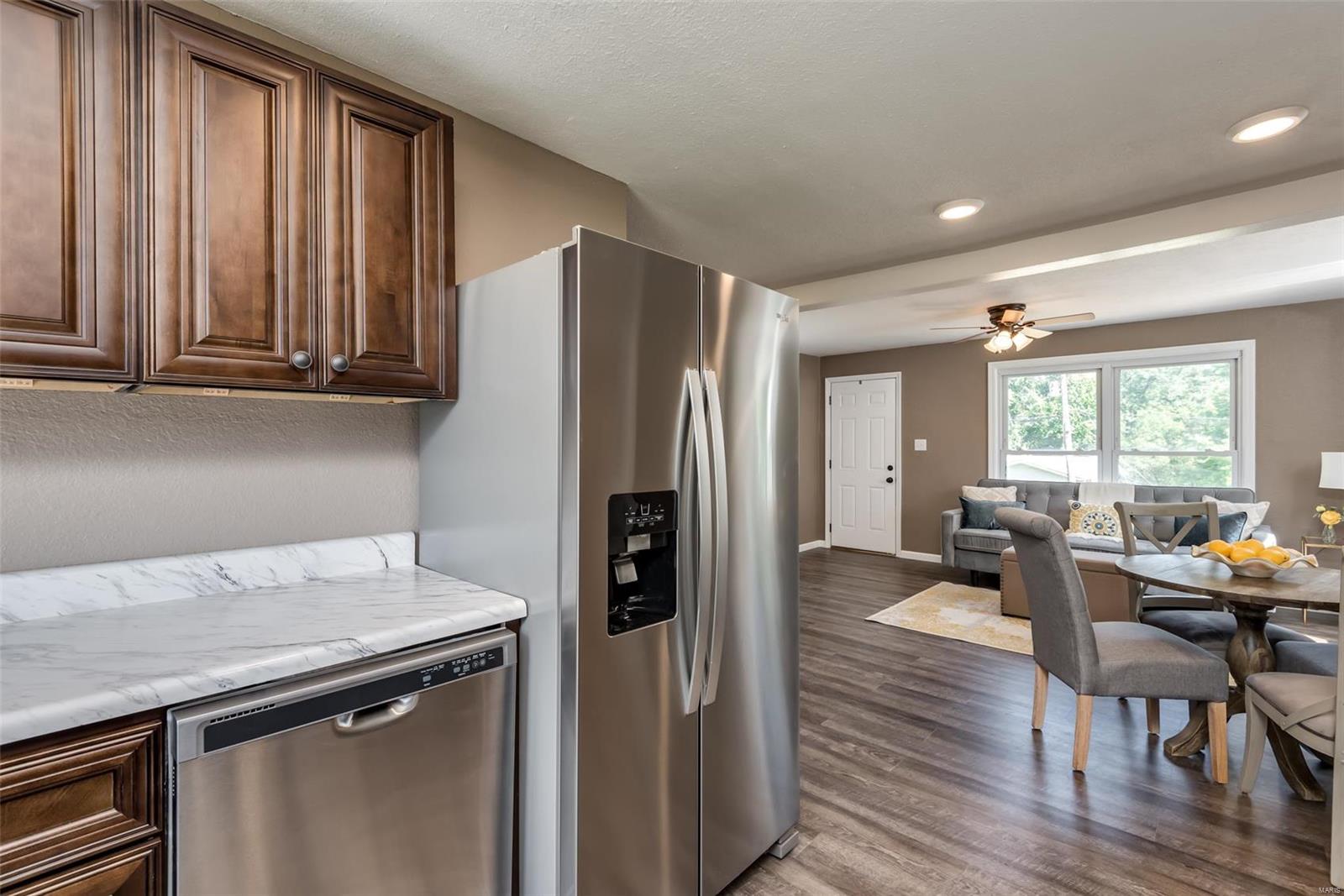9710 Holy Cross Road Fairview Heights, IL 62208 - Photo 15 of 25 Gallery Image 15