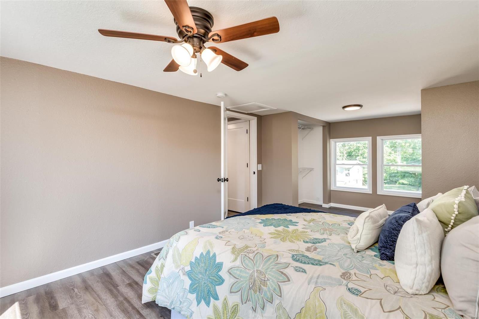 9710 Holy Cross Road Fairview Heights, IL 62208 - Photo 17 of 25 Gallery Image 17