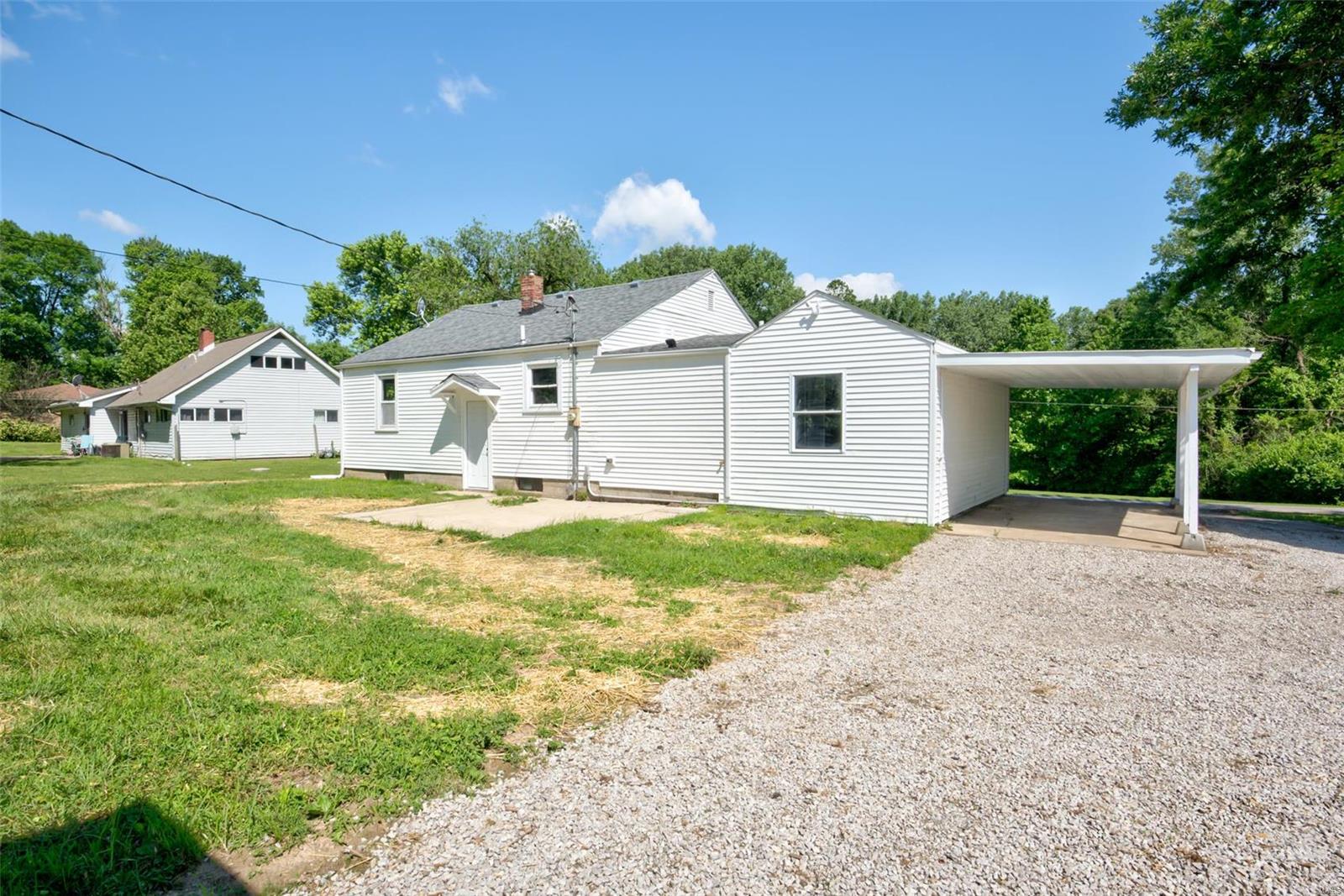 9710 Holy Cross Road Fairview Heights, IL 62208 - Photo 5 of 25 Gallery Image 5