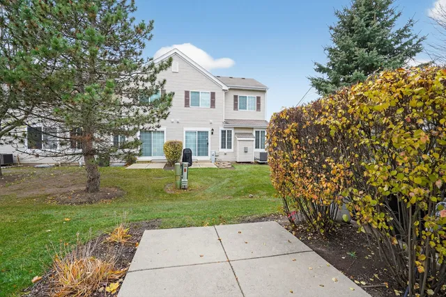 $255,000 | 32456 North Mackinac Lane, Lakemoor, IL 60051