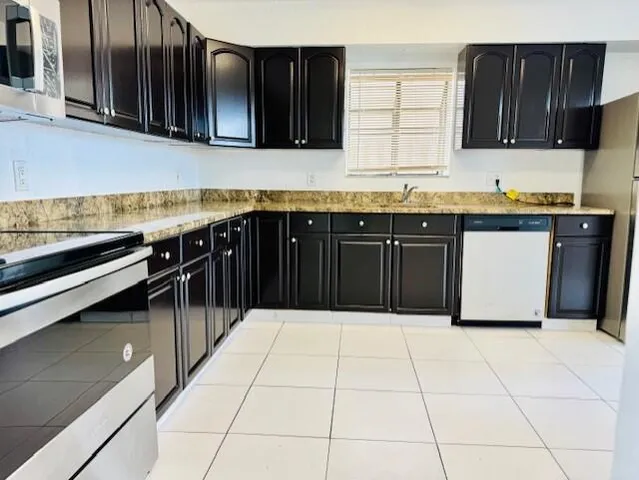 $3,200 | 6008 Strawberry Fields Way, Lake Worth, FL 33463
