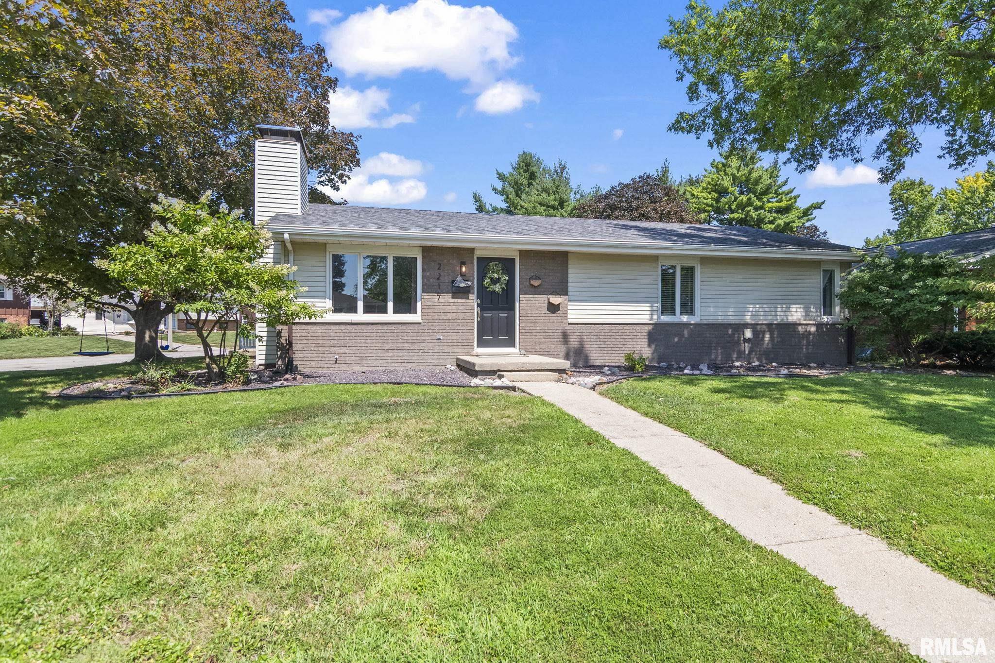 2217 Winnebago Drive Springfield, IL 62702 - Photo 1 of 36 Gallery Image 1
