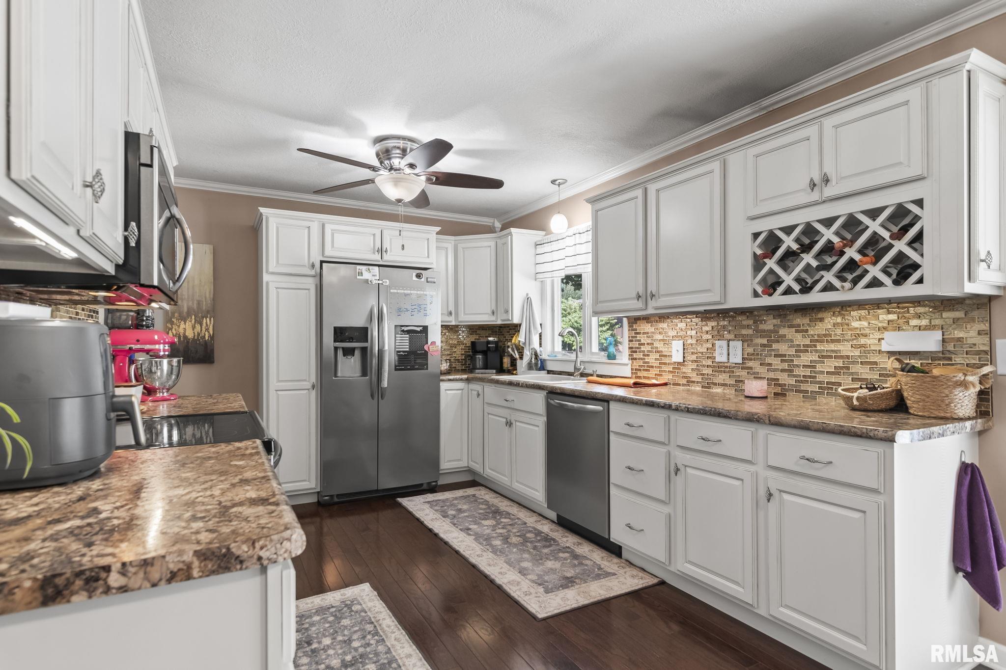2217 Winnebago Drive Springfield, IL 62702 - Photo 11 of 36 Gallery Image 11
