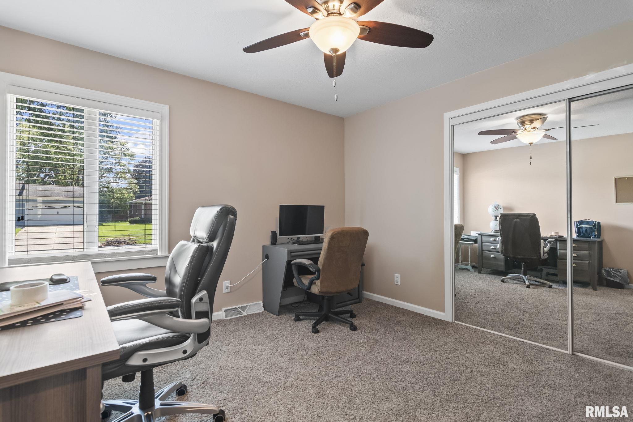 2217 Winnebago Drive Springfield, IL 62702 - Photo 23 of 36 Gallery Image 23