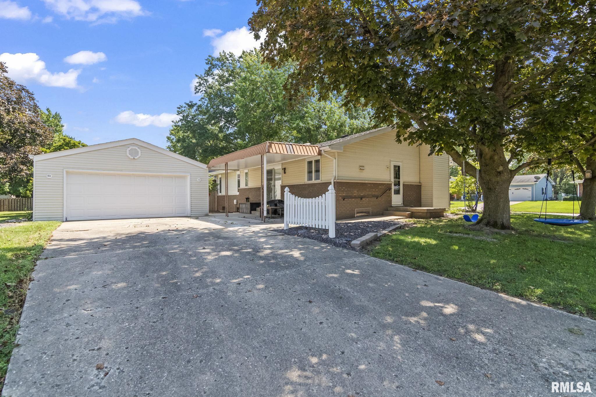 2217 Winnebago Drive Springfield, IL 62702 - Photo 4 of 36 Gallery Image 4