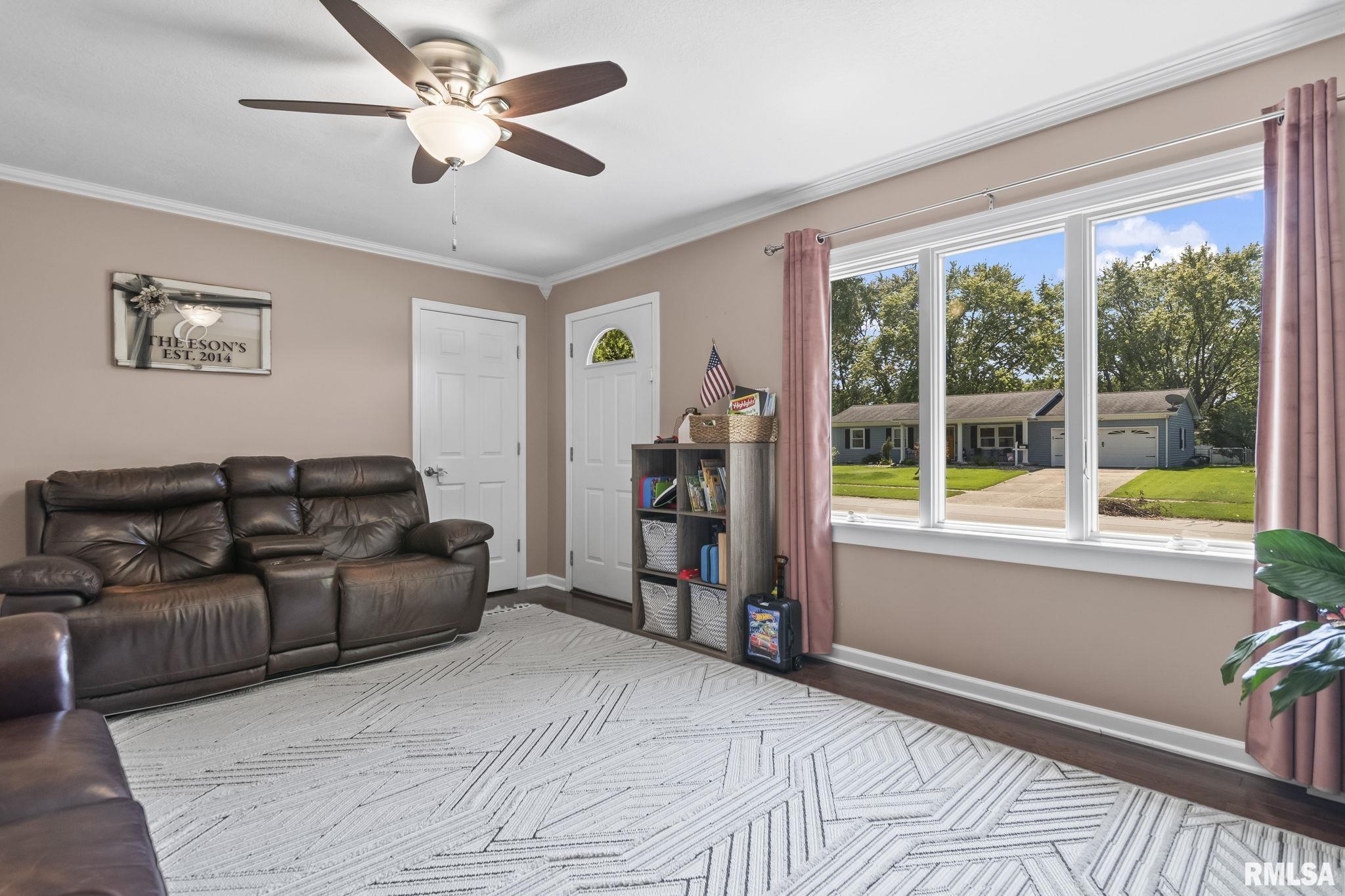 2217 Winnebago Drive Springfield, IL 62702 - Photo 5 of 36 Gallery Image 5