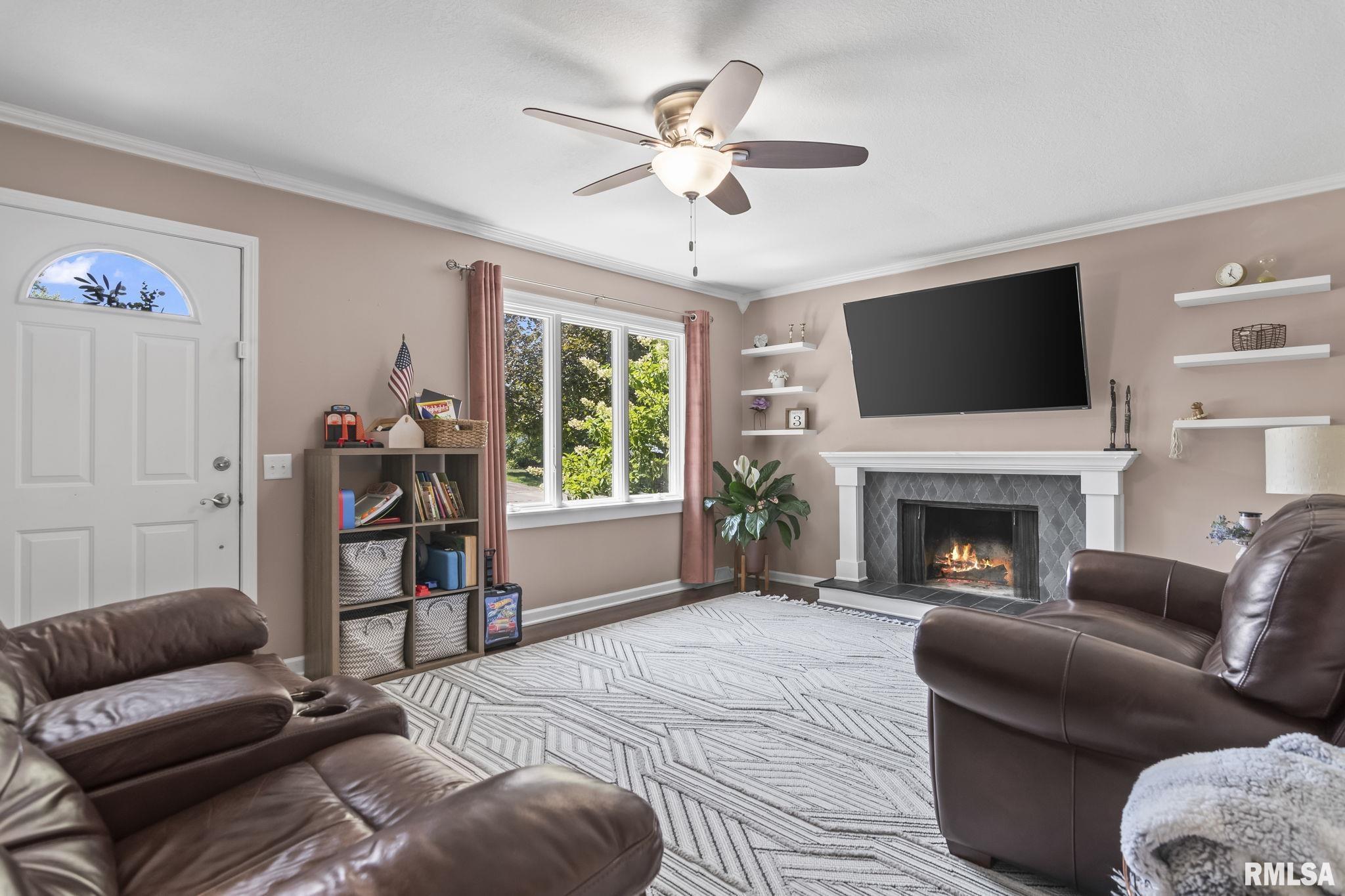 2217 Winnebago Drive Springfield, IL 62702 - Photo 7 of 36 Gallery Image 7