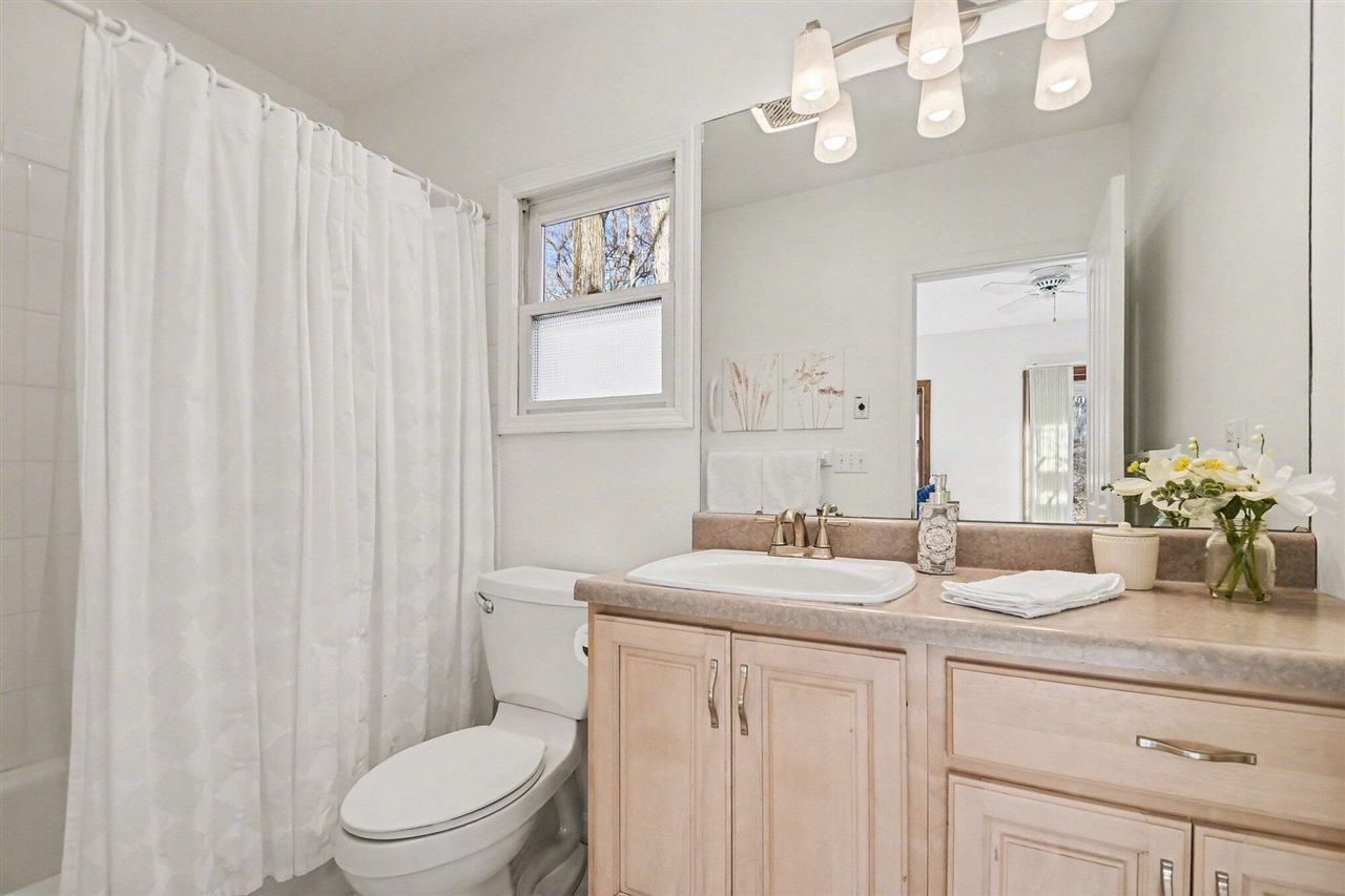 6629 West East Road Three Oaks, MI 49128 - Photo 12 of 46