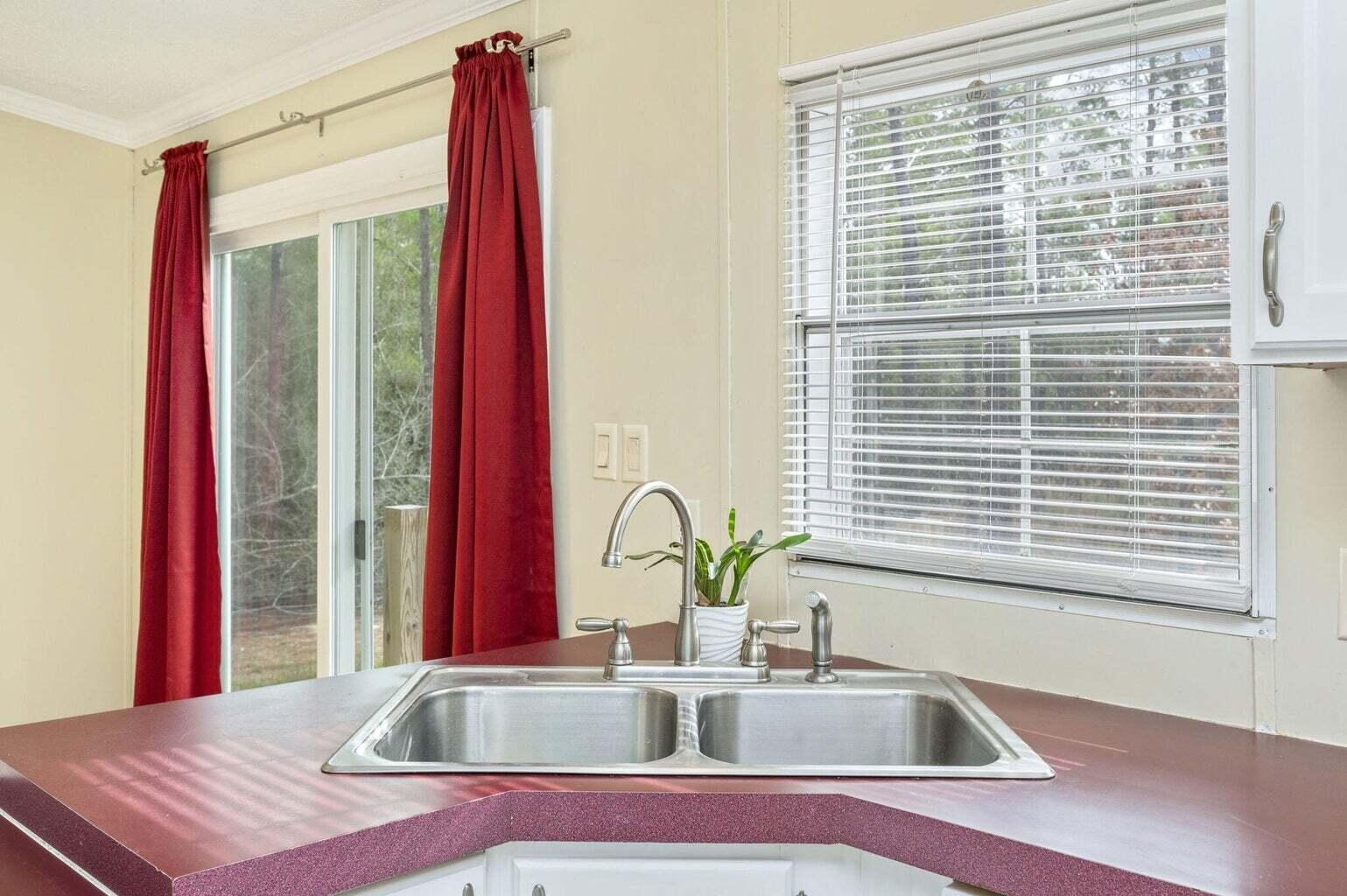 164 Jonquil Avenue DeFuniak Springs, FL 32433 - Photo 8 of 28 20231228164041071892000000-o