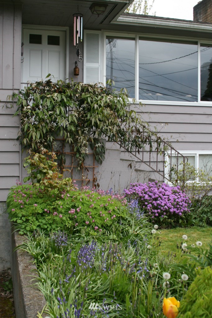 3935 Southwest Elmgrove Street Seattle, WA 98136 - Photo 2 of 20 Gallery Image 2