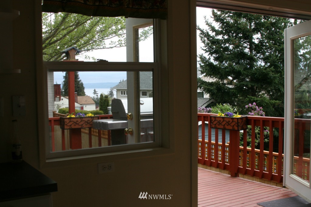 3935 Southwest Elmgrove Street Seattle, WA 98136 - Photo 9 of 20 Gallery Image 9