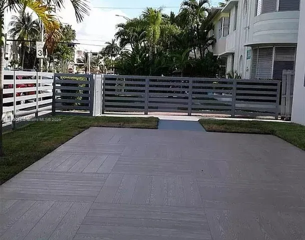 $1,800 | Flamingo-Lummus, Miami Beach, FL 33139