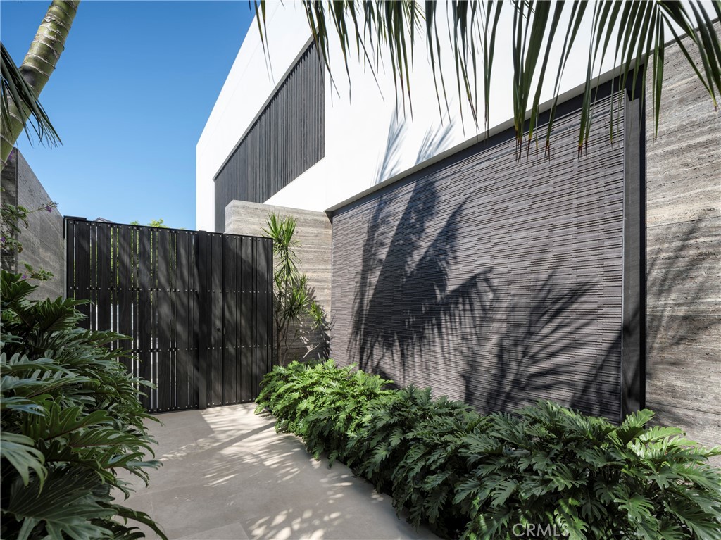 3 The Point Coronado, CA 92118 - Photo 6 of 53 a backyard of a house with lots of green space