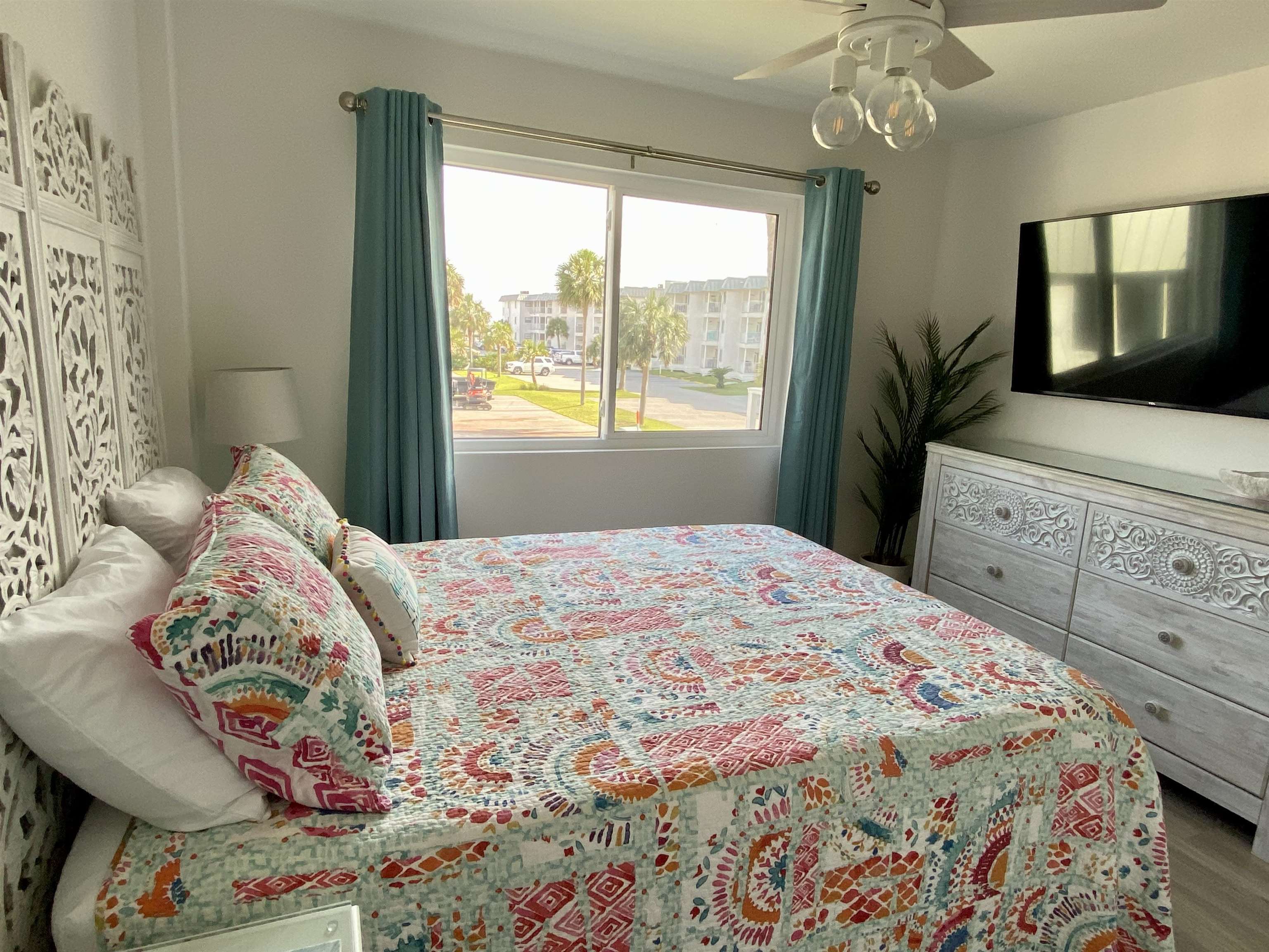 400 Plantation Road, Unit 4209 Gulf Shores, AL 36542 - Photo 15 of 27 Primary Bedroom View