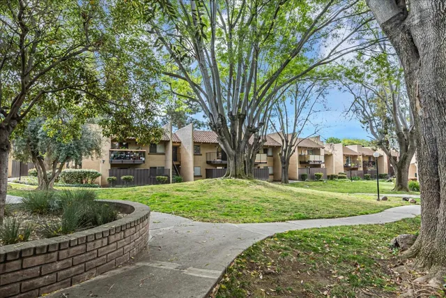 $430,000 | 247 North Capitol Avenue, Unit 105, San Jose, CA 95127