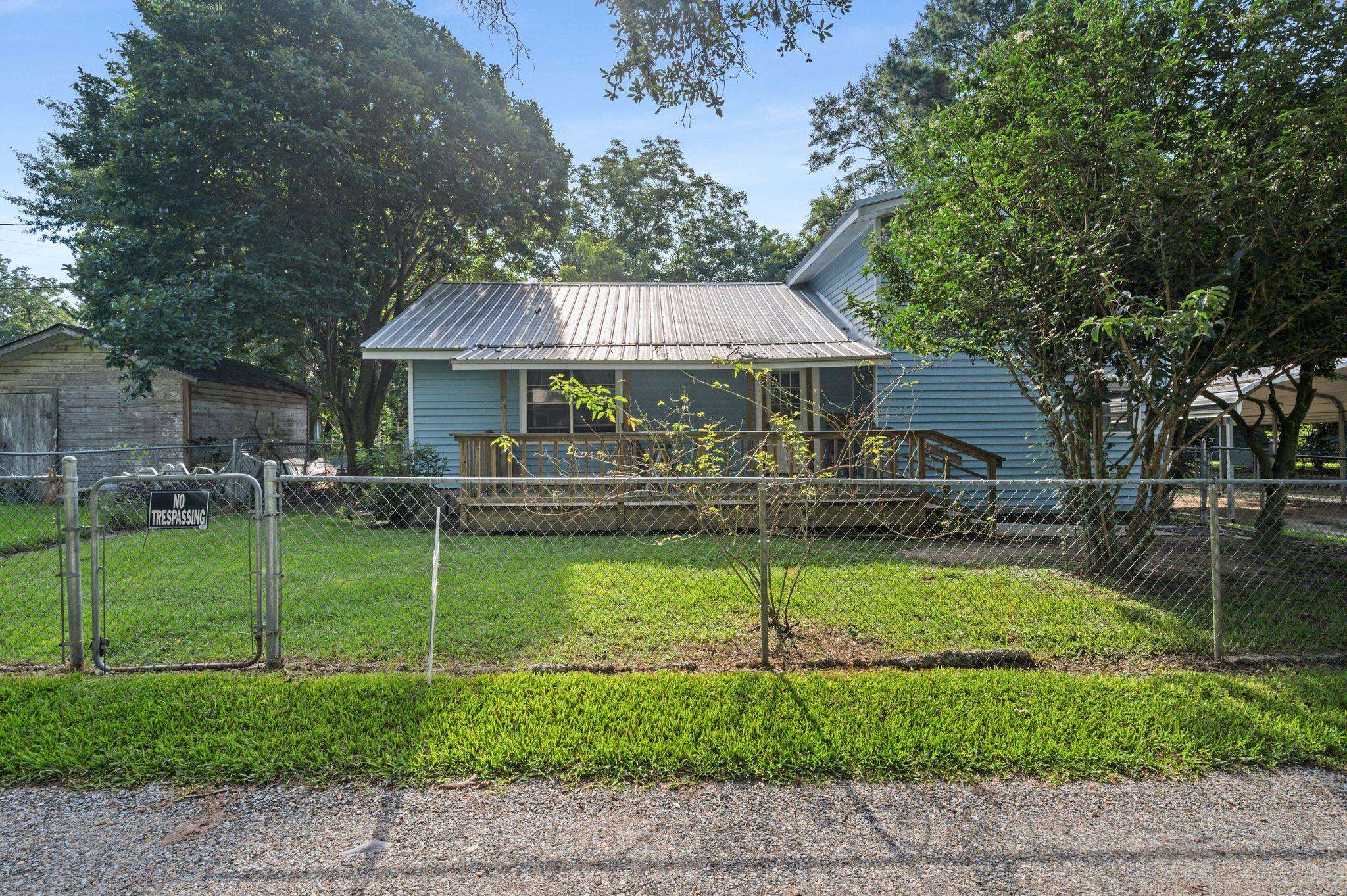 901 B D'Olive Street Bay Minette, AL 36507 - Photo 3 of 29 Front Of Structure