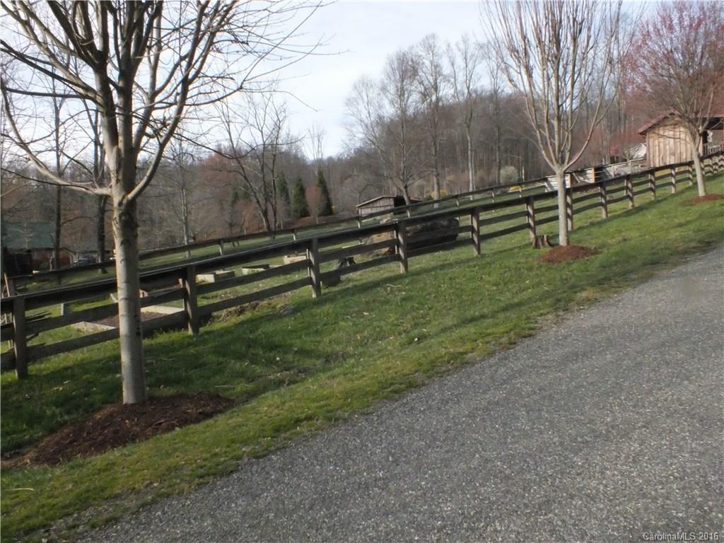 112 Ladderback Ridge, Unit 112 Waynesville, NC 28785 - Photo 11 of 22 Gallery Image 11