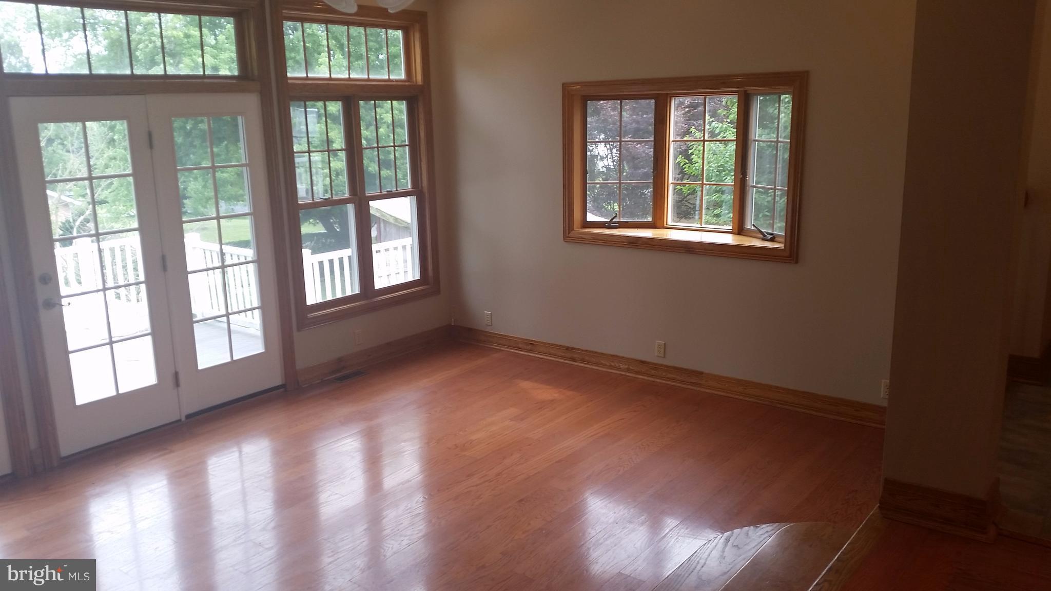 11892 Gehr Road Waynesboro, PA 17268 - Photo 10 of 30 Living Room
