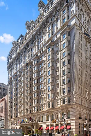 $6,030 | 200 South Broad Street, Unit 317, Philadelphia, PA 19102