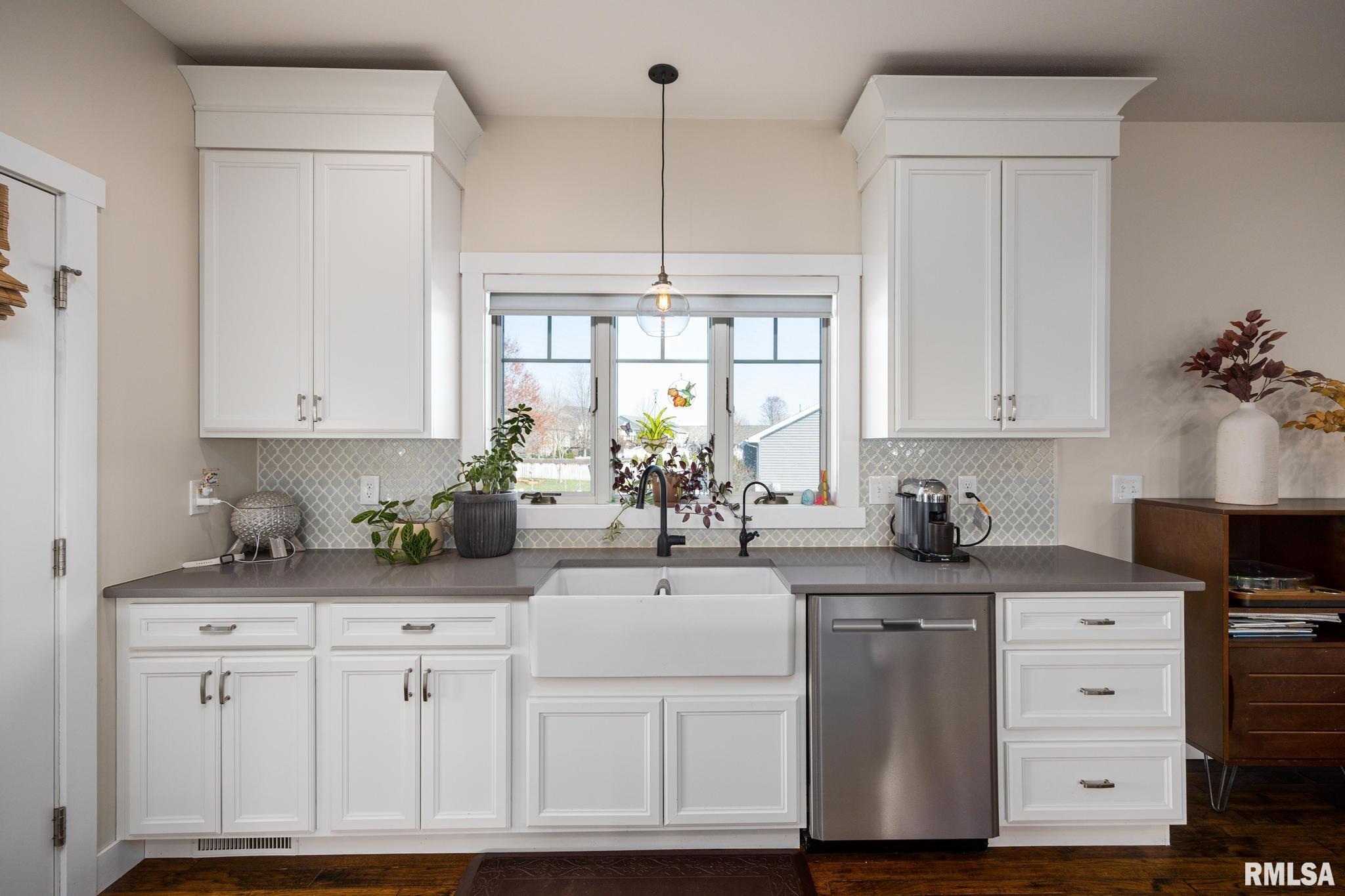 1401 Mitchell Street Washington, IL 61571 - Photo 13 of 61