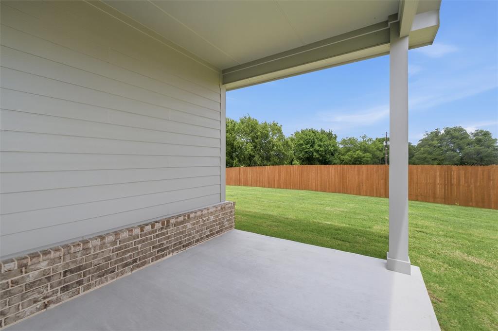 1233 Frio Drive Springtown, TX 76082 - Photo 24 of 29