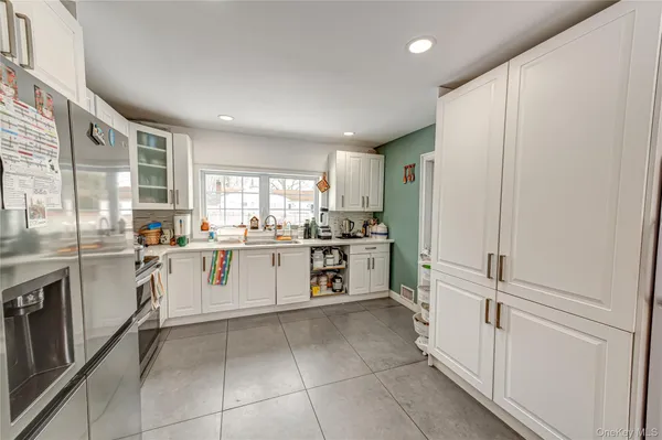 $739,900 | 85 Bayview Avenue, East Patchogue, NY 11772