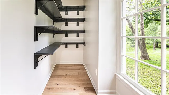 $489,900 | 126 East Bridlespur Drive, Kansas City, MO 64114