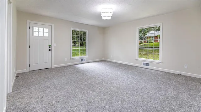 $489,900 | 126 East Bridlespur Drive, Kansas City, MO 64114