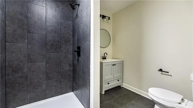 $489,900 | 126 East Bridlespur Drive, Kansas City, MO 64114