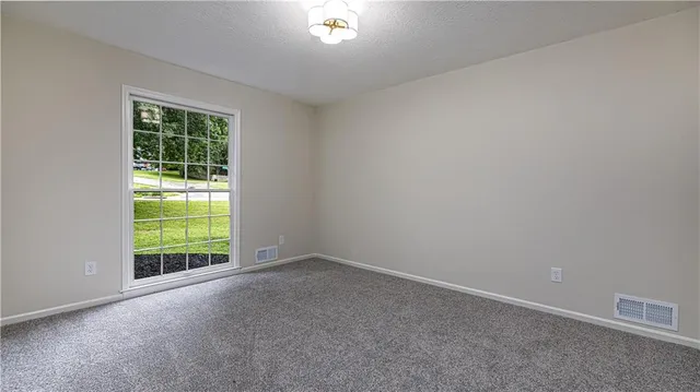 $489,900 | 126 East Bridlespur Drive, Kansas City, MO 64114